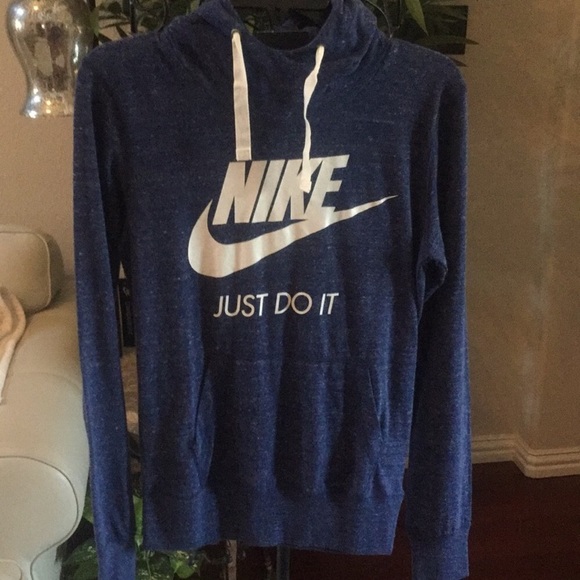 Nike Woman’s Pullover Hoodie - Picture 2 of 4